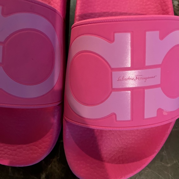 Women Salvatore Ferragamo Pink Slide Shoes - Picture 3 of 7